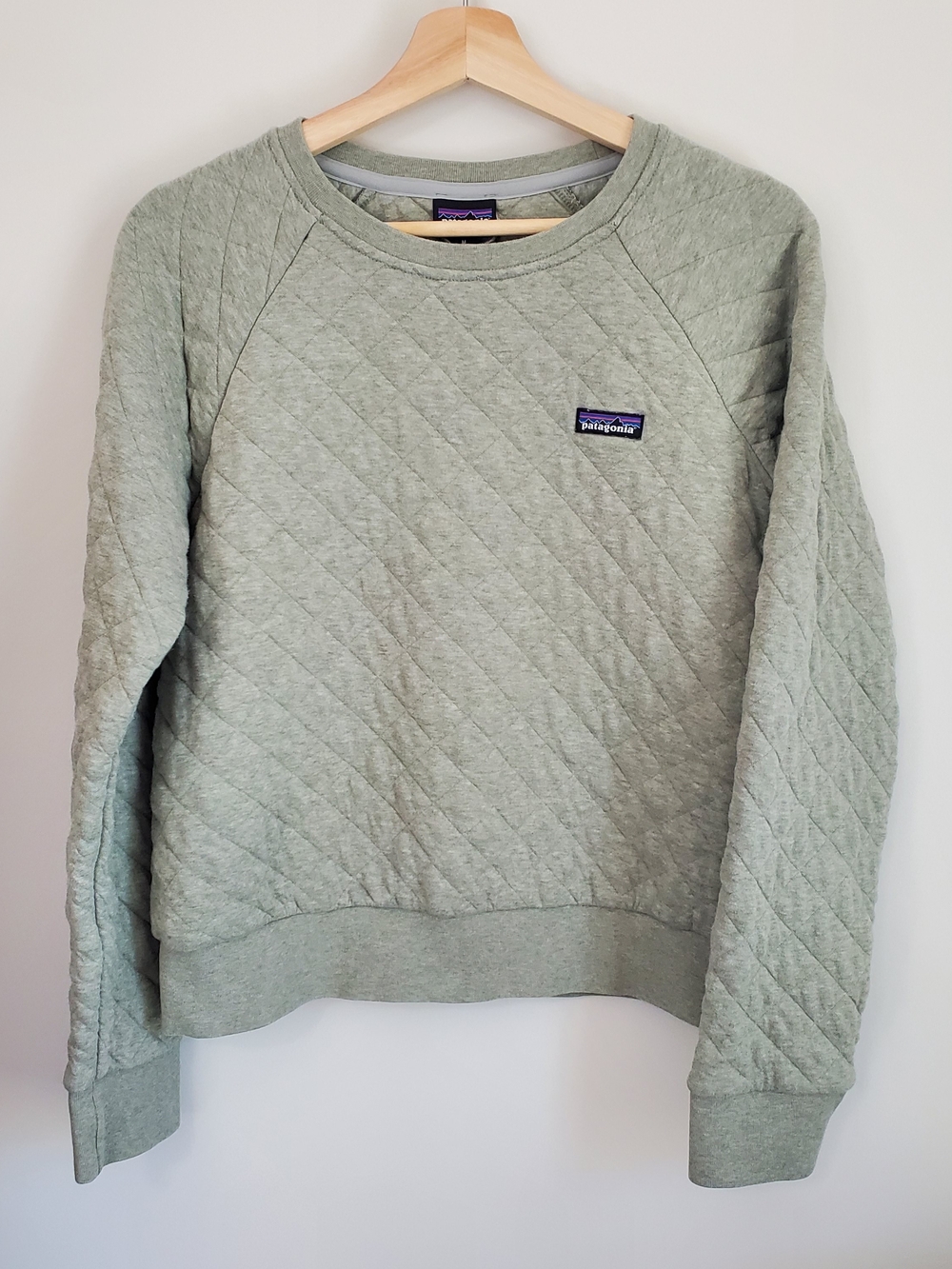 Patagonia Women's Quilted Crewneck Sweater Sz M Light Sage Green Organic Cotton